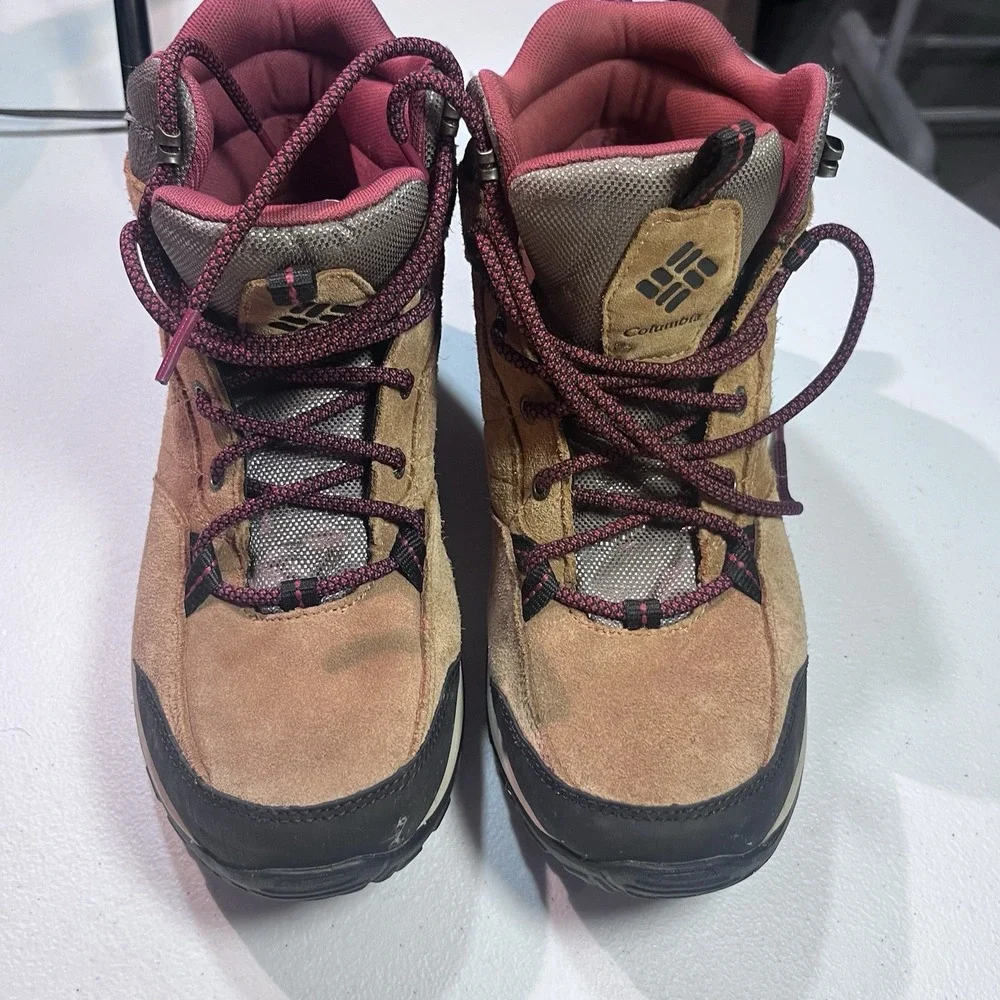 COLUMBIA Womens Hiking boots 10.5 Mount‎ Carmel Mid Waterproof  YL1089-287 EUC
